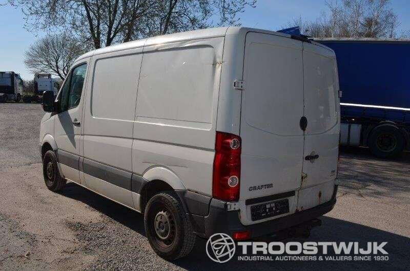 VOLKSWAGEN Crafter Kasten 30 kurz L1H1-2.5TDI Kastenwagen Verkaufsauktionen - Photo 3