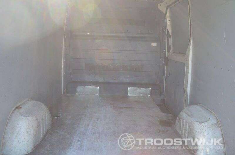 VOLKSWAGEN Crafter Kasten 30 kurz L1H1-2.5TDI Kastenwagen Verkaufsauktionen - Photo 7